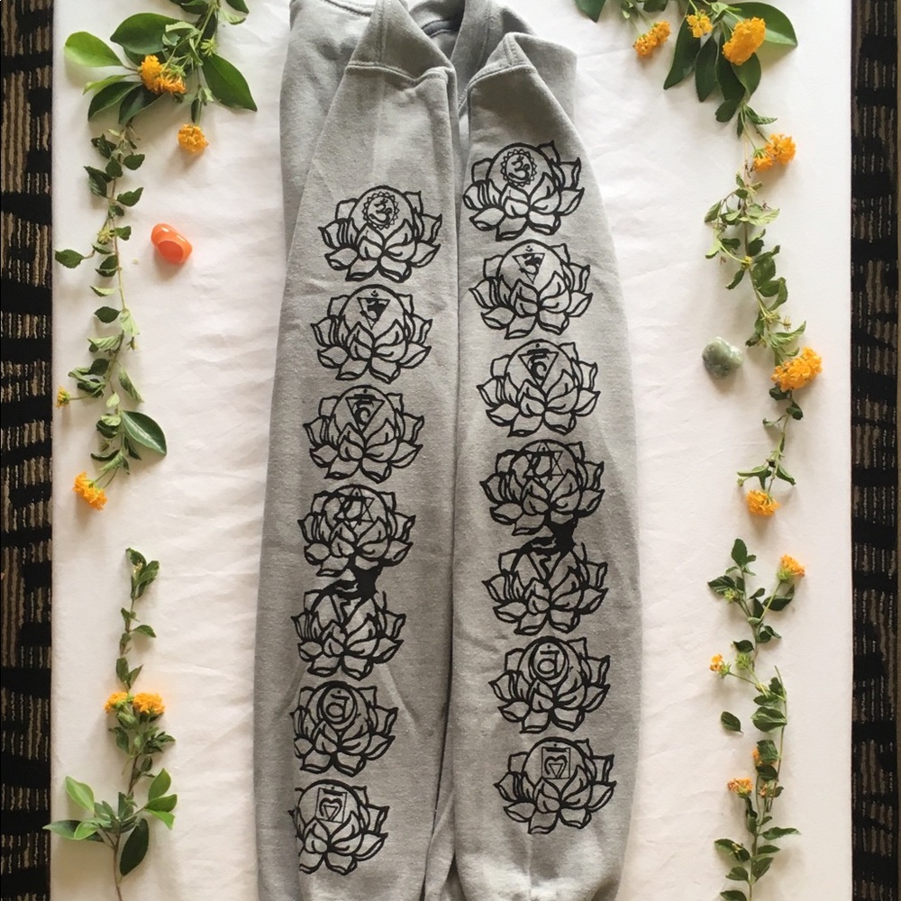 CHAKRA CREW SWEATSHIRT